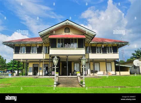  The Calabar Museum: Unveiling Nigeria's Colonial History and Vibrant Culture!